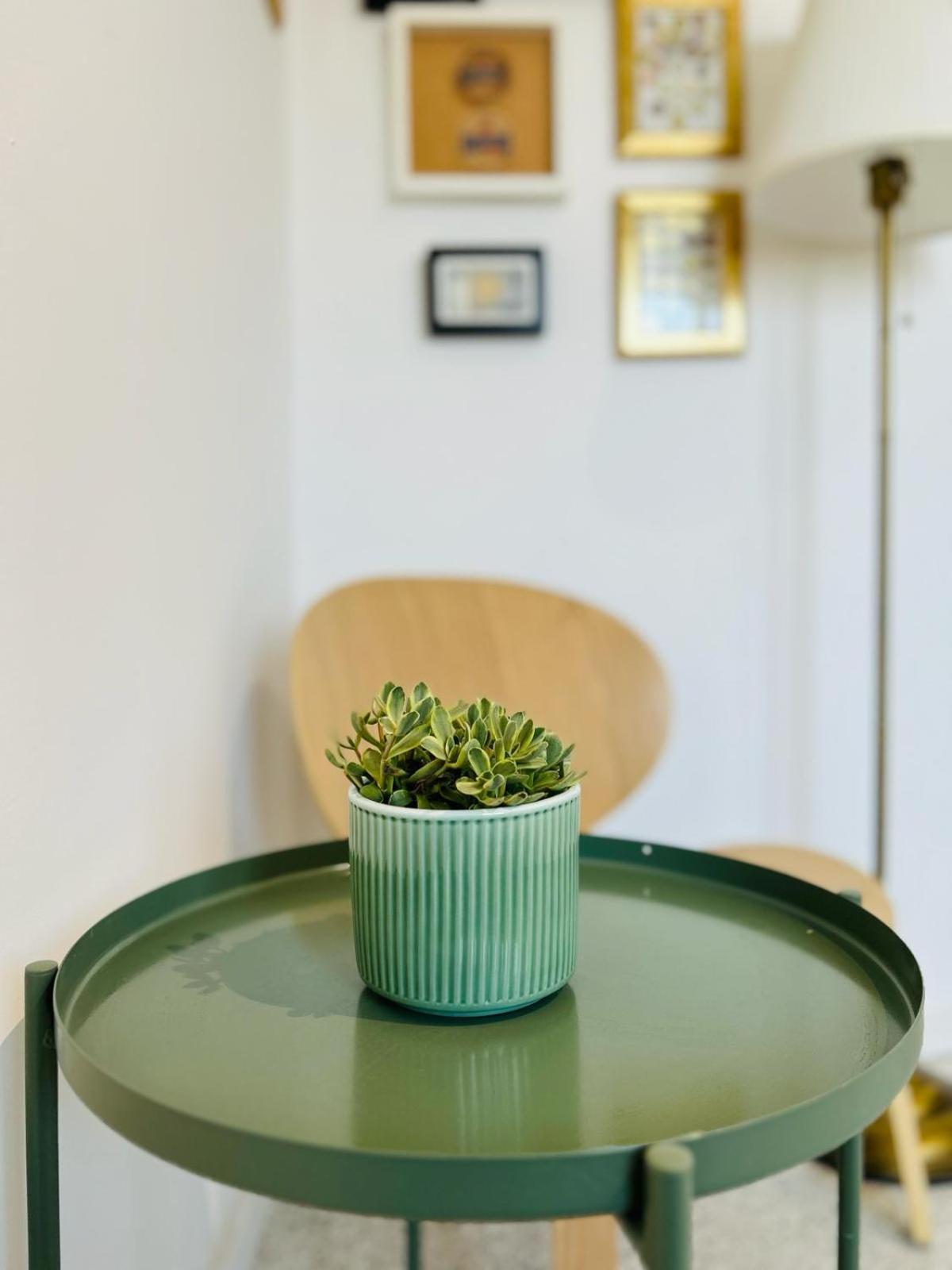 Appartamento Urban Parkside Retreat Cozy 2-Bed Ap By Metro Bucarest Esterno foto